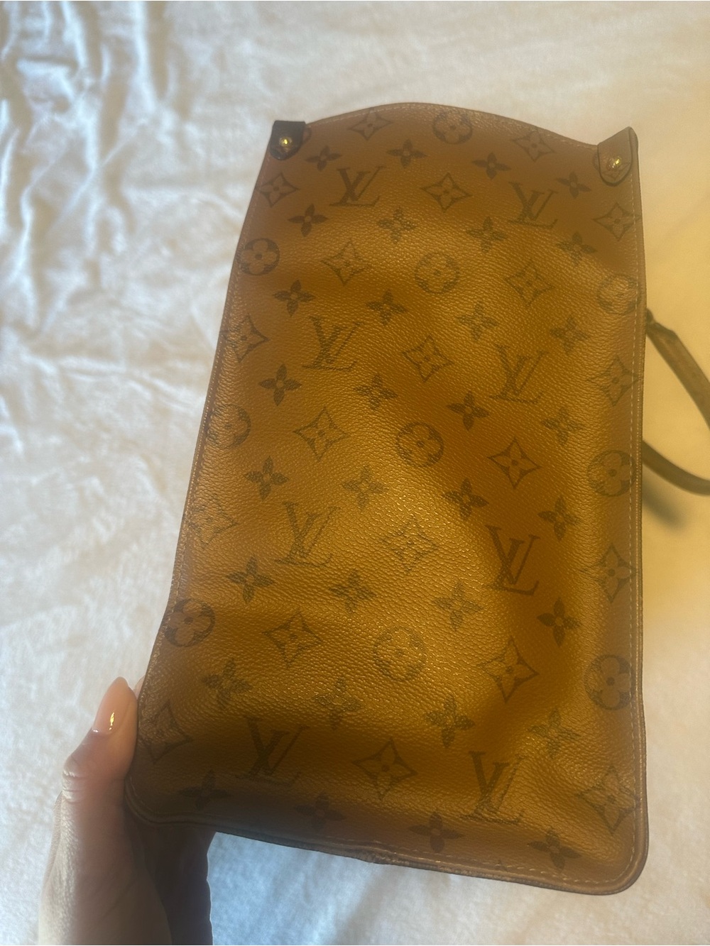 Louis Vuitton Monogram GM on the go Canvas Tote in Brown - Picture 3 of 5